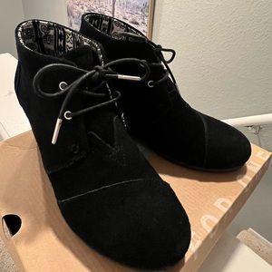 Tom’s Desert Wedge Bootie